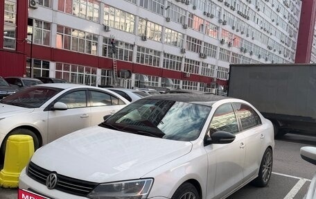 Volkswagen Jetta VI, 2012 год, 755 000 рублей, 2 фотография