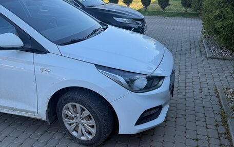 Hyundai Solaris II рестайлинг, 2017 год, 700 000 рублей, 3 фотография