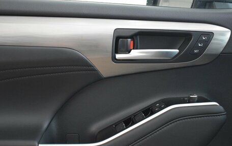 Toyota Highlander, 2026 год, 5 990 000 рублей, 14 фотография