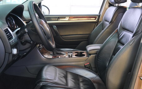 Volkswagen Touareg III, 2013 год, 2 099 000 рублей, 7 фотография