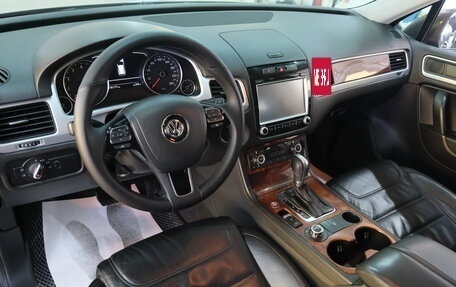 Volkswagen Touareg III, 2013 год, 2 099 000 рублей, 12 фотография
