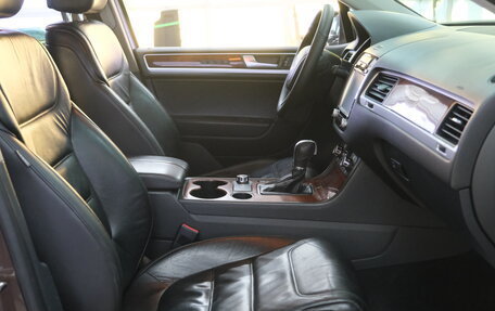 Volkswagen Touareg III, 2013 год, 2 099 000 рублей, 21 фотография