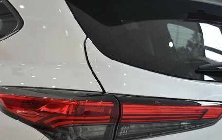 Toyota Highlander, 2026 год, 5 990 000 рублей, 28 фотография