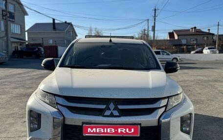 Mitsubishi L200 IV рестайлинг, 2020 год, 4 000 000 рублей, 1 фотография