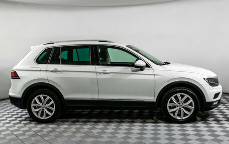 Volkswagen Tiguan II, 2019 год, 3 095 000 рублей, 4 фотография