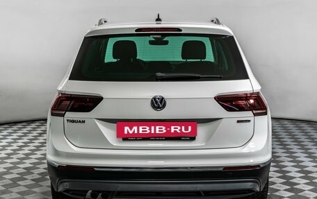 Volkswagen Tiguan II, 2019 год, 3 095 000 рублей, 6 фотография