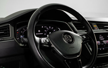 Volkswagen Tiguan II, 2019 год, 3 095 000 рублей, 14 фотография