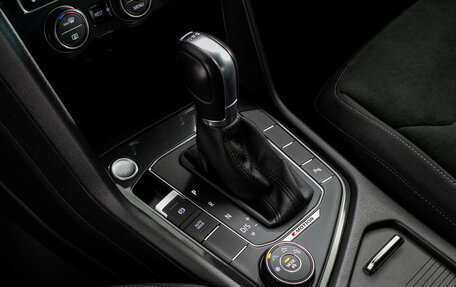 Volkswagen Tiguan II, 2019 год, 3 095 000 рублей, 17 фотография