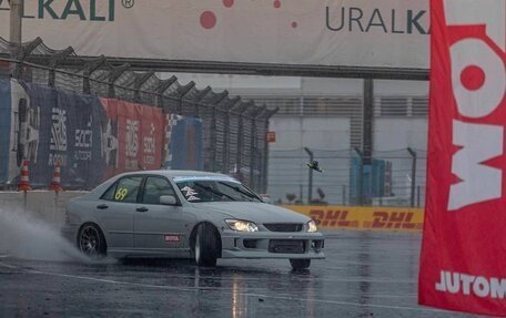 Lexus IS II рестайлинг 2, 1999 год, 1 650 000 рублей, 28 фотография