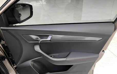 Skoda Karoq I, 2023 год, 2 135 000 рублей, 22 фотография