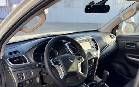 Mitsubishi L200 IV рестайлинг, 2020 год, 4 000 000 рублей, 9 фотография