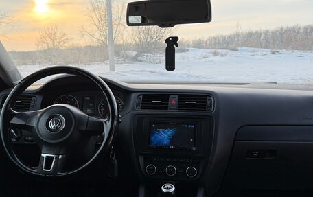 Volkswagen Jetta VI, 2013 год, 740 000 рублей, 7 фотография