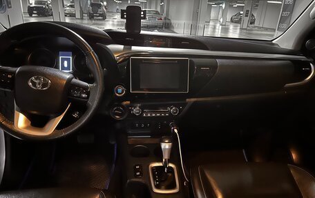 Toyota Hilux VIII, 2015 год, 4 100 000 рублей, 5 фотография