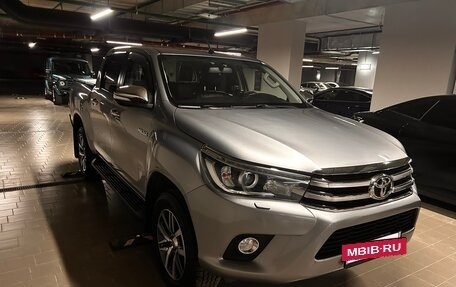 Toyota Hilux VIII, 2015 год, 4 100 000 рублей, 2 фотография