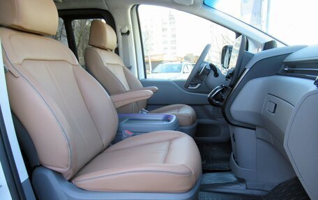 Hyundai Staria, 2024 год, 7 880 000 рублей, 10 фотография