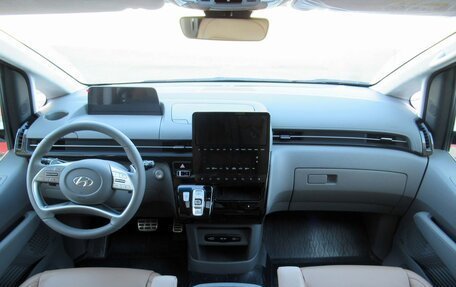 Hyundai Staria, 2024 год, 7 880 000 рублей, 19 фотография