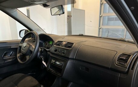 Skoda Fabia II, 2011 год, 425 000 рублей, 12 фотография