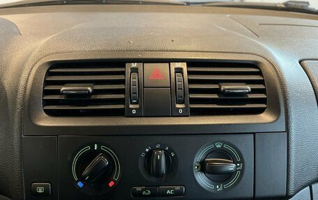 Skoda Fabia II, 2011 год, 425 000 рублей, 14 фотография