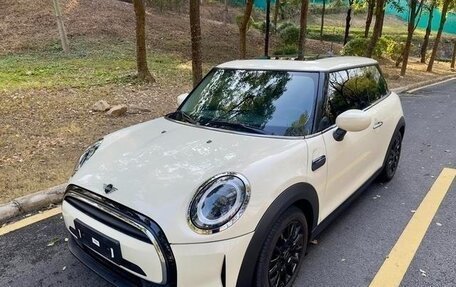 MINI Hatch, 2022 год, 1 933 000 рублей, 1 фотография