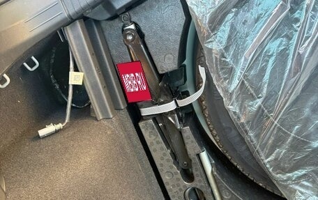 Volkswagen Tiguan II, 2018 год, 2 600 000 рублей, 2 фотография