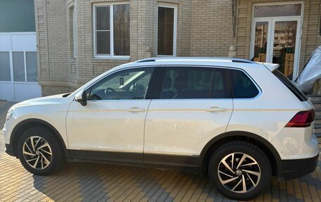 Volkswagen Tiguan II, 2018 год, 2 600 000 рублей, 6 фотография