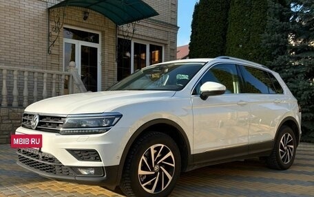 Volkswagen Tiguan II, 2018 год, 2 600 000 рублей, 4 фотография