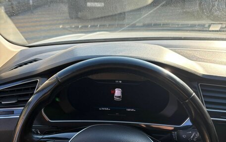 Volkswagen Tiguan II, 2018 год, 2 600 000 рублей, 12 фотография