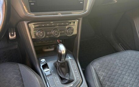 Volkswagen Tiguan II, 2018 год, 2 600 000 рублей, 13 фотография