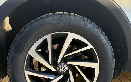 Volkswagen Tiguan II, 2018 год, 2 600 000 рублей, 15 фотография