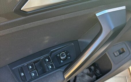 Volkswagen Tiguan II, 2018 год, 2 600 000 рублей, 17 фотография