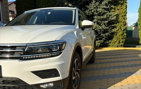Volkswagen Tiguan II, 2018 год, 2 600 000 рублей, 20 фотография