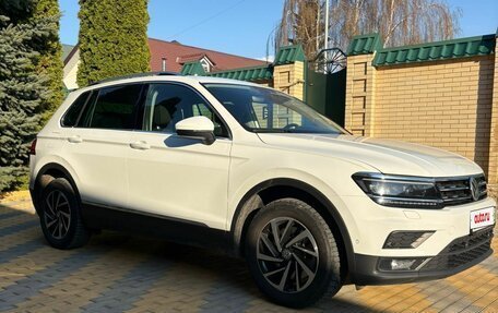 Volkswagen Tiguan II, 2018 год, 2 600 000 рублей, 16 фотография