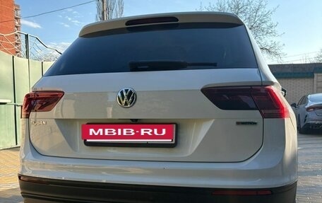 Volkswagen Tiguan II, 2018 год, 2 600 000 рублей, 19 фотография