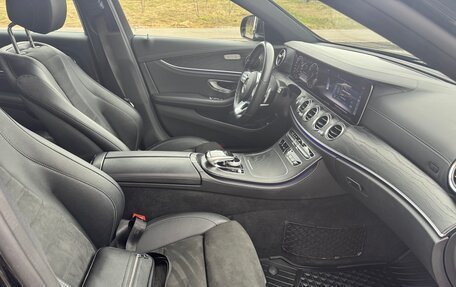 Mercedes-Benz E-Класс, 2019 год, 2 985 000 рублей, 9 фотография