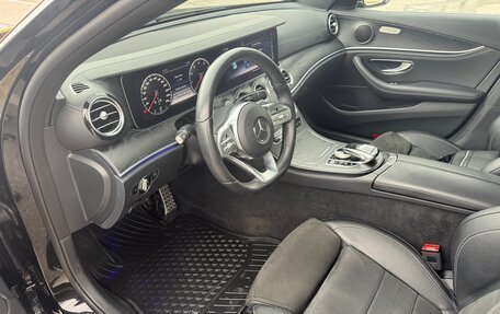 Mercedes-Benz E-Класс, 2019 год, 2 985 000 рублей, 8 фотография