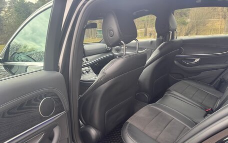 Mercedes-Benz E-Класс, 2019 год, 2 985 000 рублей, 10 фотография