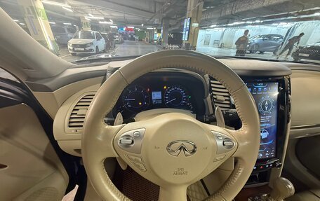 Infiniti QX70, 2014 год, 2 480 000 рублей, 22 фотография