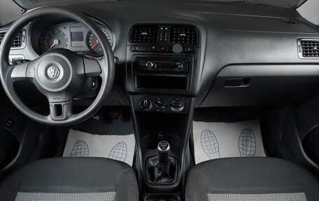 Volkswagen Polo VI (EU Market), 2011 год, 799 000 рублей, 13 фотография