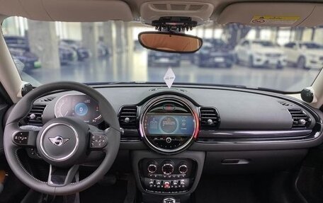 MINI Clubman, 2023 год, 3 013 000 рублей, 13 фотография