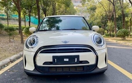 MINI Hatch, 2022 год, 1 933 000 рублей, 2 фотография