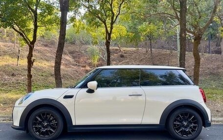 MINI Hatch, 2022 год, 1 933 000 рублей, 4 фотография