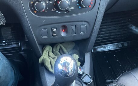 Renault Sandero II рестайлинг, 2018 год, 1 200 000 рублей, 12 фотография