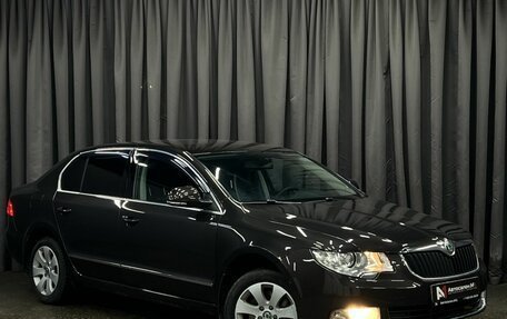 Skoda Superb III рестайлинг, 2011 год, 969 888 рублей, 2 фотография