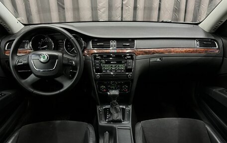 Skoda Superb III рестайлинг, 2011 год, 969 888 рублей, 13 фотография