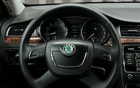 Skoda Superb III рестайлинг, 2011 год, 969 888 рублей, 19 фотография
