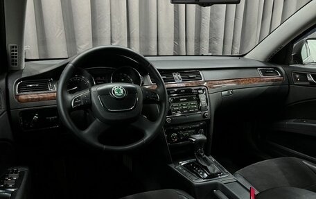 Skoda Superb III рестайлинг, 2011 год, 969 888 рублей, 12 фотография