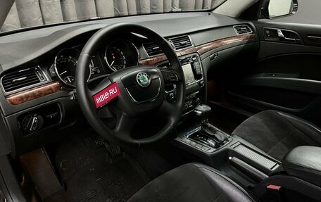 Skoda Superb III рестайлинг, 2011 год, 969 888 рублей, 11 фотография