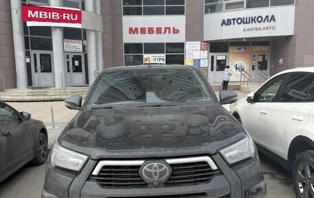 Toyota Hilux VIII, 2022 год, 5 450 000 рублей, 2 фотография