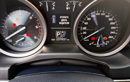 Toyota Land Cruiser 200, 2013 год, 3 000 000 рублей, 15 фотография