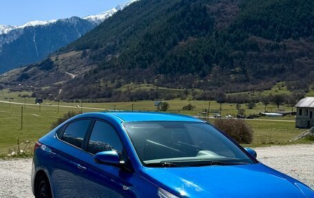 Hyundai Solaris II рестайлинг, 2017 год, 1 179 000 рублей, 2 фотография